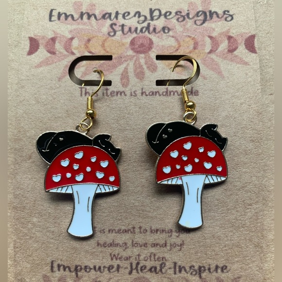 🍄NWT✨ Enamel Earrings 🐈‍⬛ Hand Crafted ✨Black Cat Sleeping on Mushroom 🍄 - Picture 2 of 4